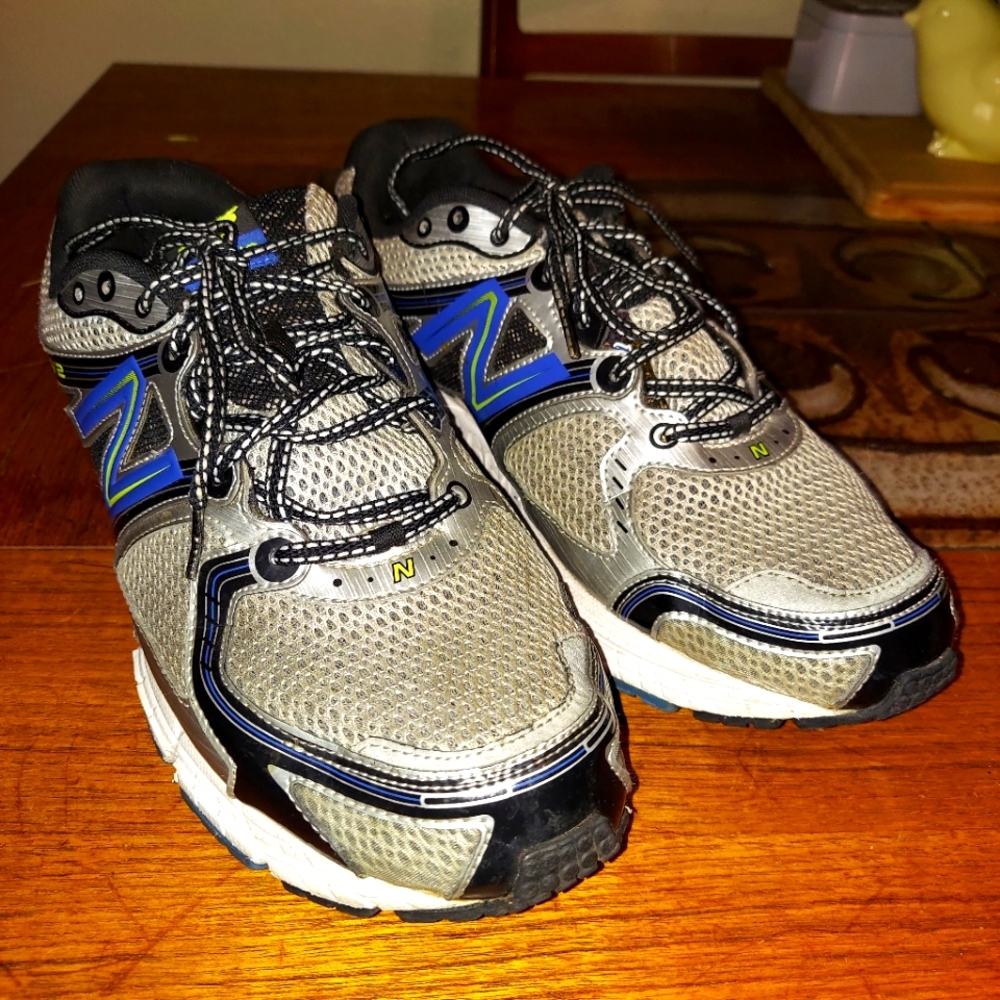 New Balance Gray and Blue Running Shoes Mens 12 680 V2